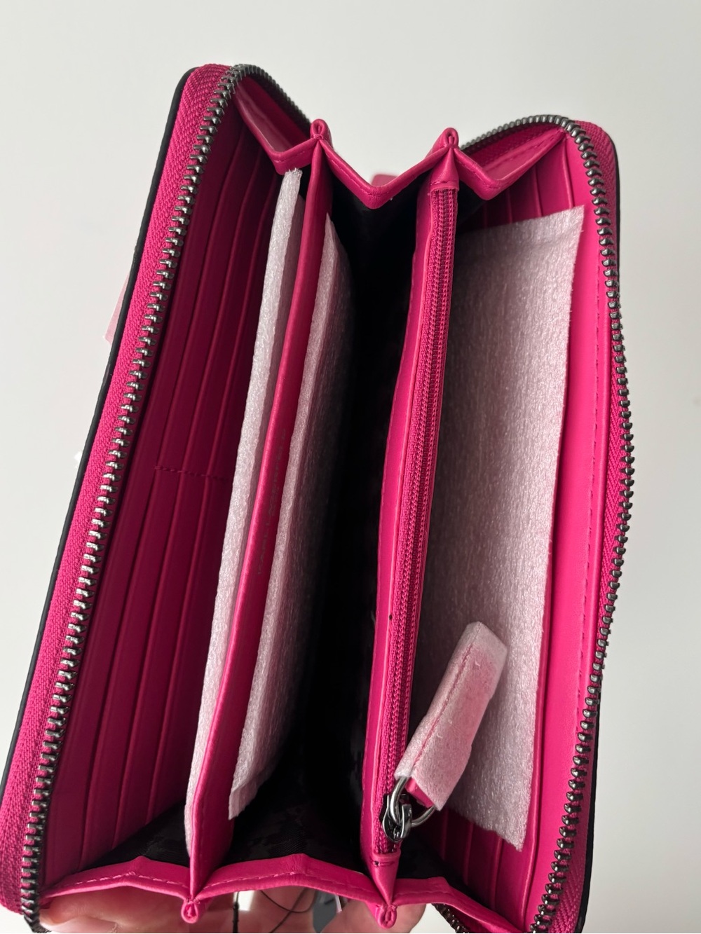KARL LAGERFELD Jaqueline Zip Wallet/Wristlet with Studded Icons, Hot Pink - NWT - Picture 5 of 6